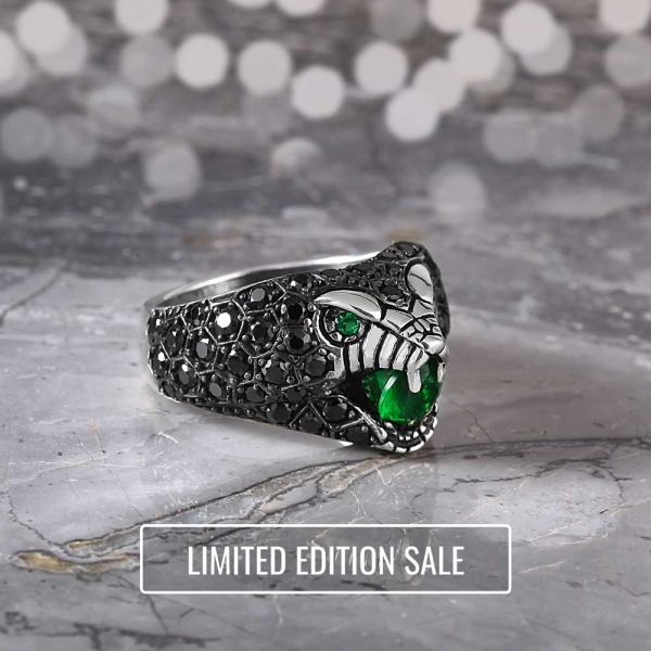 Emerald Bold Serpent Ring
