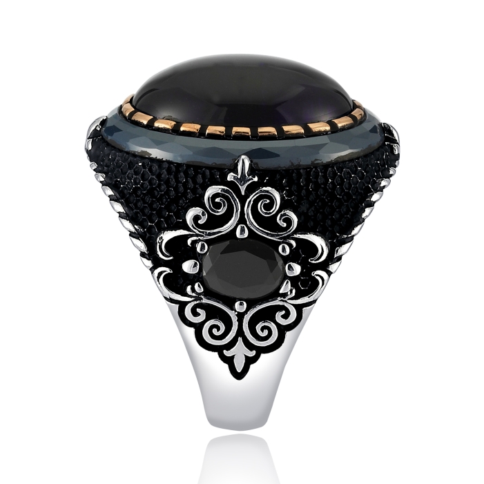 Main image in gallery