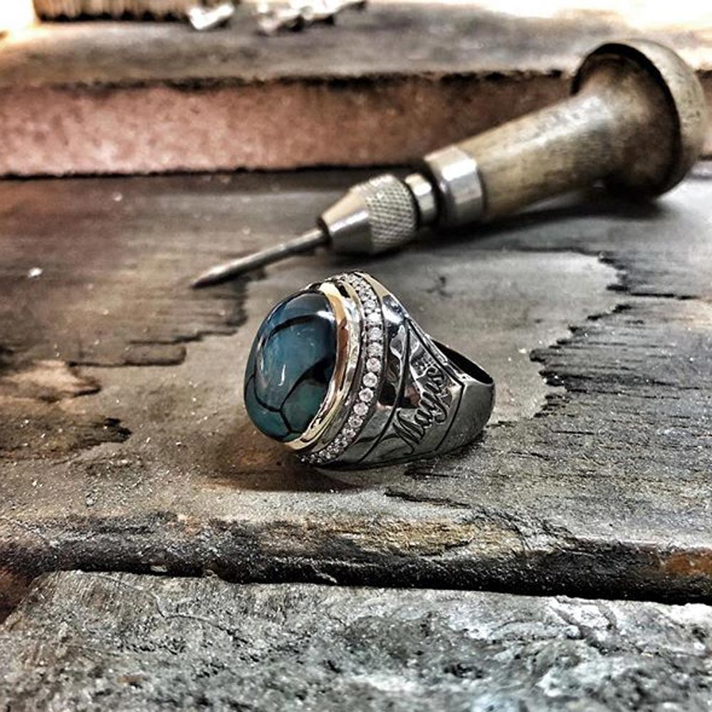 Magnificent Silver Ring with Agate Stone