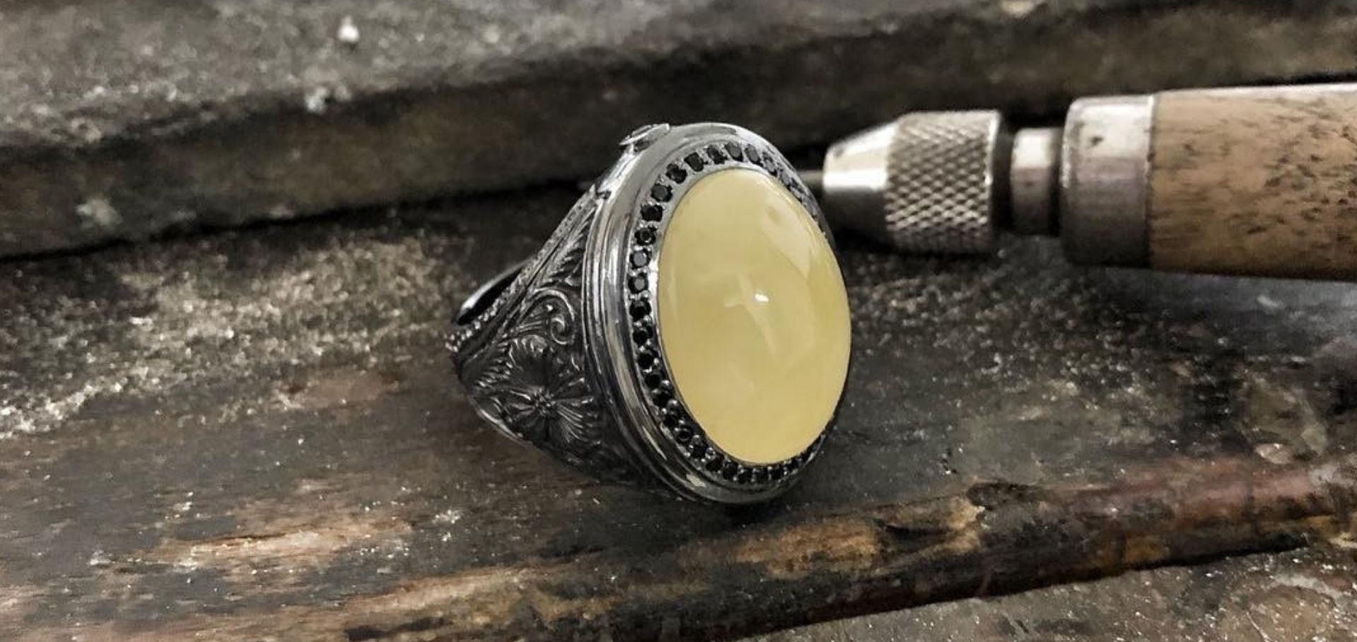 Yellow Aqeeq Stone: Incredible Gemstone